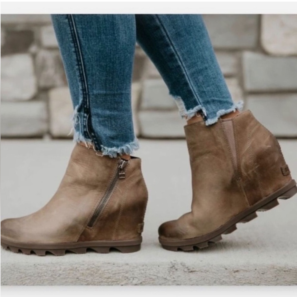 Sorel Joan of Arctic Wedge I Zip Bootie, Velvet Browm
Boots, Sorels, Wedges